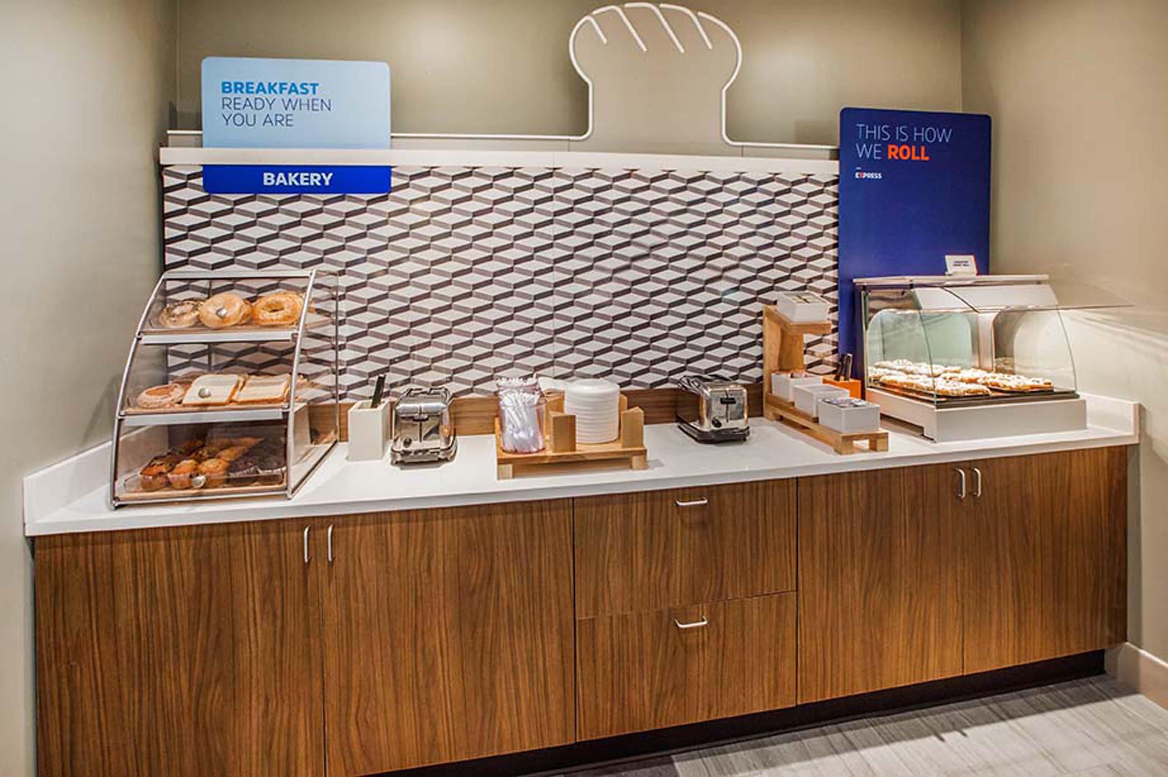 Holiday Inn Express Hotel & Suites Astoria By Ihg Exterior foto
