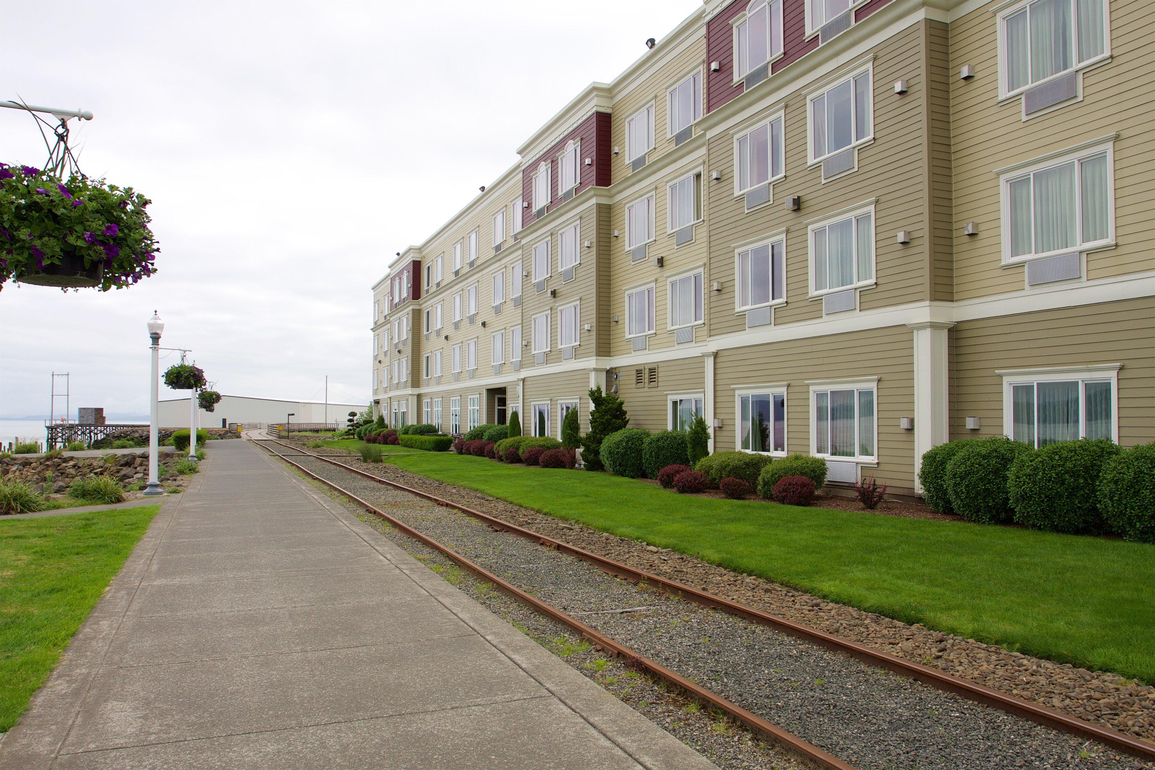 Holiday Inn Express Hotel & Suites Astoria By Ihg Exterior foto